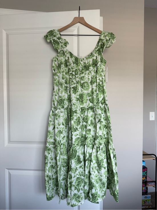 Abercrombie & Fitch Dresses & Skirts - Abercrombie & Fitch Green Floral Tiered Maxi Dress